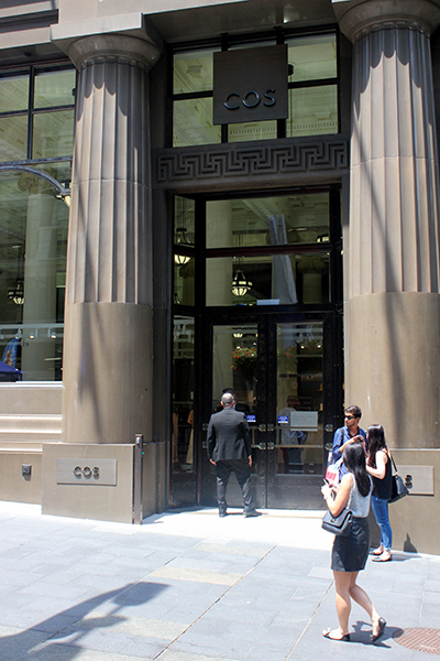The entrance to the Cos store in Martin Place, 10 minutes before tradign commenced. 