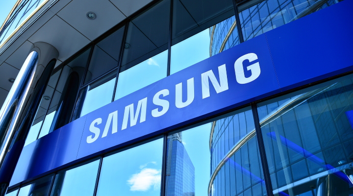 Photo of Samsung store sign