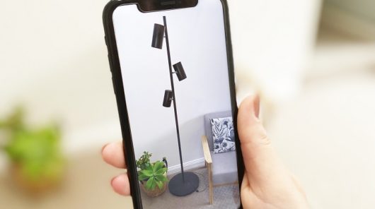 Image of a mobile phone using augmented reality